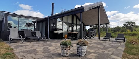 House, 4 Bedrooms, Accessible, Smoking | Terrace/patio