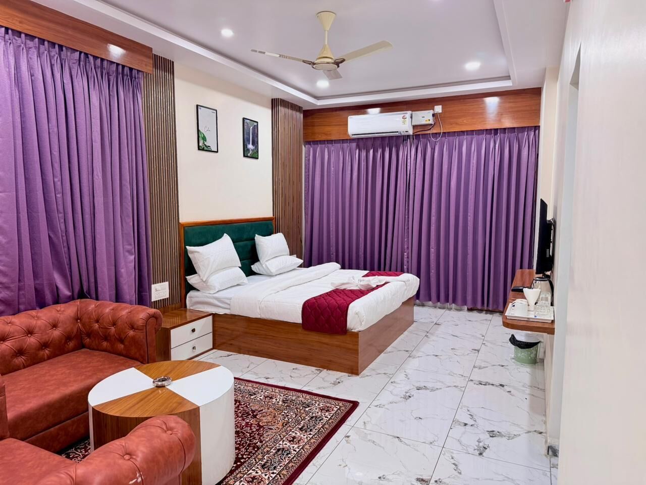 Premium bedding, iron/ironing board, rollaway beds, free WiFi