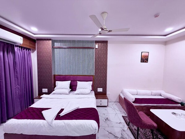 Literie de qualité supérieure, fer et planche à repasser
