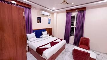 Deluxe Double Room, City View | Premium bedding, iron/ironing board, rollaway beds, free WiFi