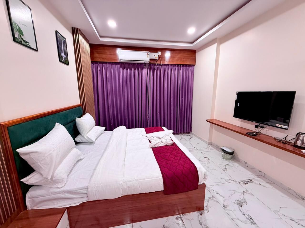 Deluxe Double Room, City View | Premium bedding, iron/ironing board, rollaway beds, free WiFi