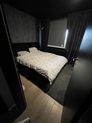 Shared Dormitory, 1 Bedroom, Smoking, City View | 1 bedroom - Room-cozy Shared Flat in Heart of Icelan (Reykjanesbær)