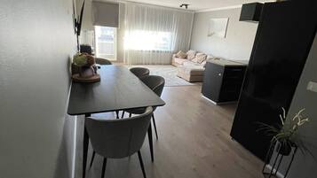 Dormitório compartilhado, 1 quarto, para fumantes, vista para a cidade | Parte interna