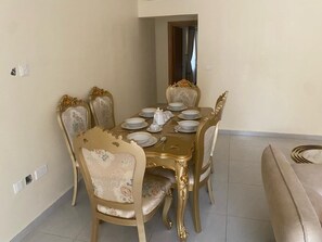Comfort Apartment | In-room dining - Golf Mews Inspired Living (Benin City)