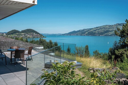 Lake & Mountain View Villa | 15min to Interlaken