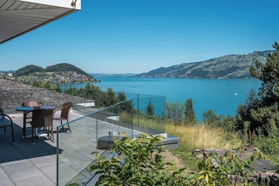 Lake & Mountain View Villa | 15min to Interlaken