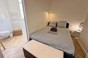Fer et planche à repasser, accès Internet, draps fournis