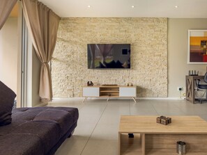 TV - Modern, Exclusive 3-Bed Home Zimbali Wedge Ballito (Ballito)