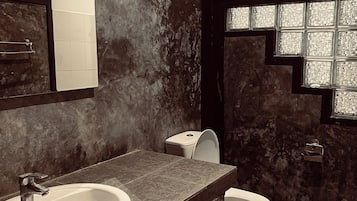 Standard Triple Room, Patio | Bathroom