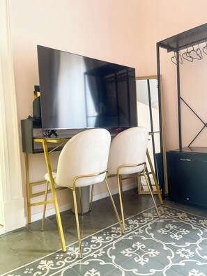 Habitación de lujo con 1 cama doble o 2 individuales | Minibar, escritorio, espacio para trabajar con un portátil
