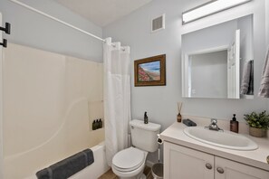 Shower, hair dryer, towels - Timeless 1890s Bungalow Steps to Downtown (Provo)