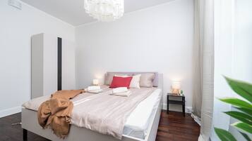 3 bedrooms, iron/ironing board, WiFi, bed sheets