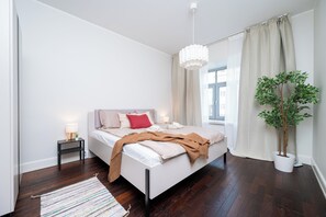 3 habitaciones, tabla de planchar con plancha, wifi y ropa de cama 