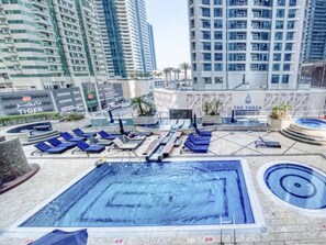 Indoor pool, outdoor pool - Stylish 2-Bedroom Apartment-Amazing view of JBR and Marina on high floor (Dubai)