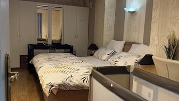 Iron/ironing board, WiFi, bed sheets