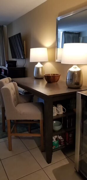 Interior - Direct Oceanfront Cozy Studio in marvelous Daytona Beach. (Daytona Beach)