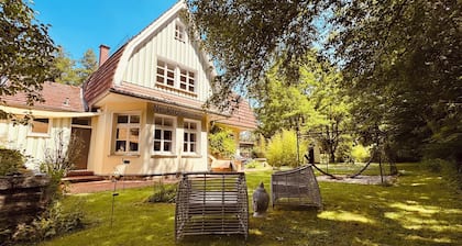 5 Stars awesome lovely 5Bedroom villa with AC in Braunfels, directly by forest