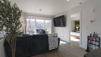 3 quartos, ferros/tábuas de passar roupa, Wi-Fi, roupa de cama