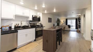 Fridge, microwave, oven, dishwasher