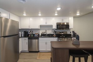 Private kitchen - Creekside Comfort | Renovated 2BR Condo • Pools • Near Branson Landing (Branson)
