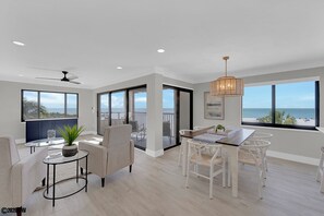Interior - Beachfront 2B/2B Sandarac Vacation Condo 506B. Direct gulf view! (Fort Myers Beach)