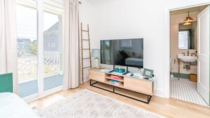 Room - Relaxin @ The Roses II - Brand New Home with Amazing Sound Views (Surf City)
