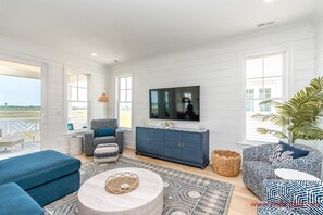 Smart TV - Relaxin @ The Roses II - Brand New Home with Amazing Sound Views (Surf City)
