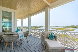 Outdoor dining - Relaxin @ The Roses II - Brand New Home with Amazing Sound Views (Surf City)