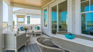 Outdoor dining - Relaxin @ The Roses II - Brand New Home with Amazing Sound Views (Surf City)