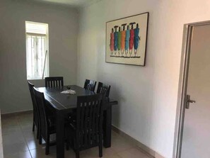 House, 2 Bedrooms, Accessible, Smoking | Dining room