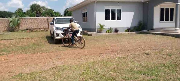 House, 3 Bedrooms, Accessible, Smoking | Property grounds