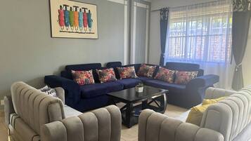 House, 2 Bedrooms, Accessible, Smoking | Living room