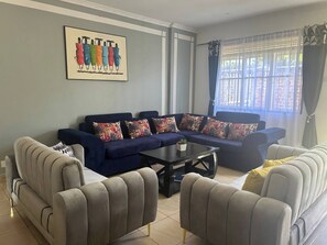 House, 2 Bedrooms, Accessible, Smoking | Living room