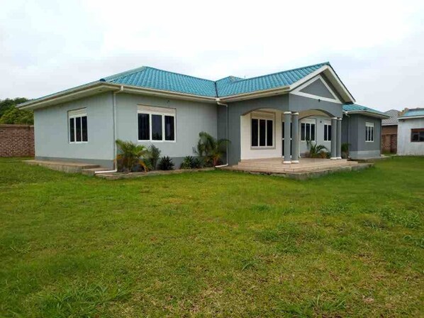 House, 2 Bedrooms, Accessible, Smoking | Exterior