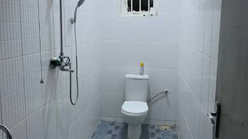 House, 3 Bedrooms, Accessible, Smoking | Bathroom