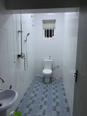 House, 3 Bedrooms, Accessible, Smoking | Bathroom