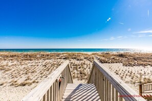 On the beach - Good Company - Classic 3BR Oceanfront Beach Cottage with Screen Porch (Topsail Beach)
