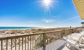 Property grounds - Good Company - Classic 3BR Oceanfront Beach Cottage with Screen Porch (Topsail Beach)