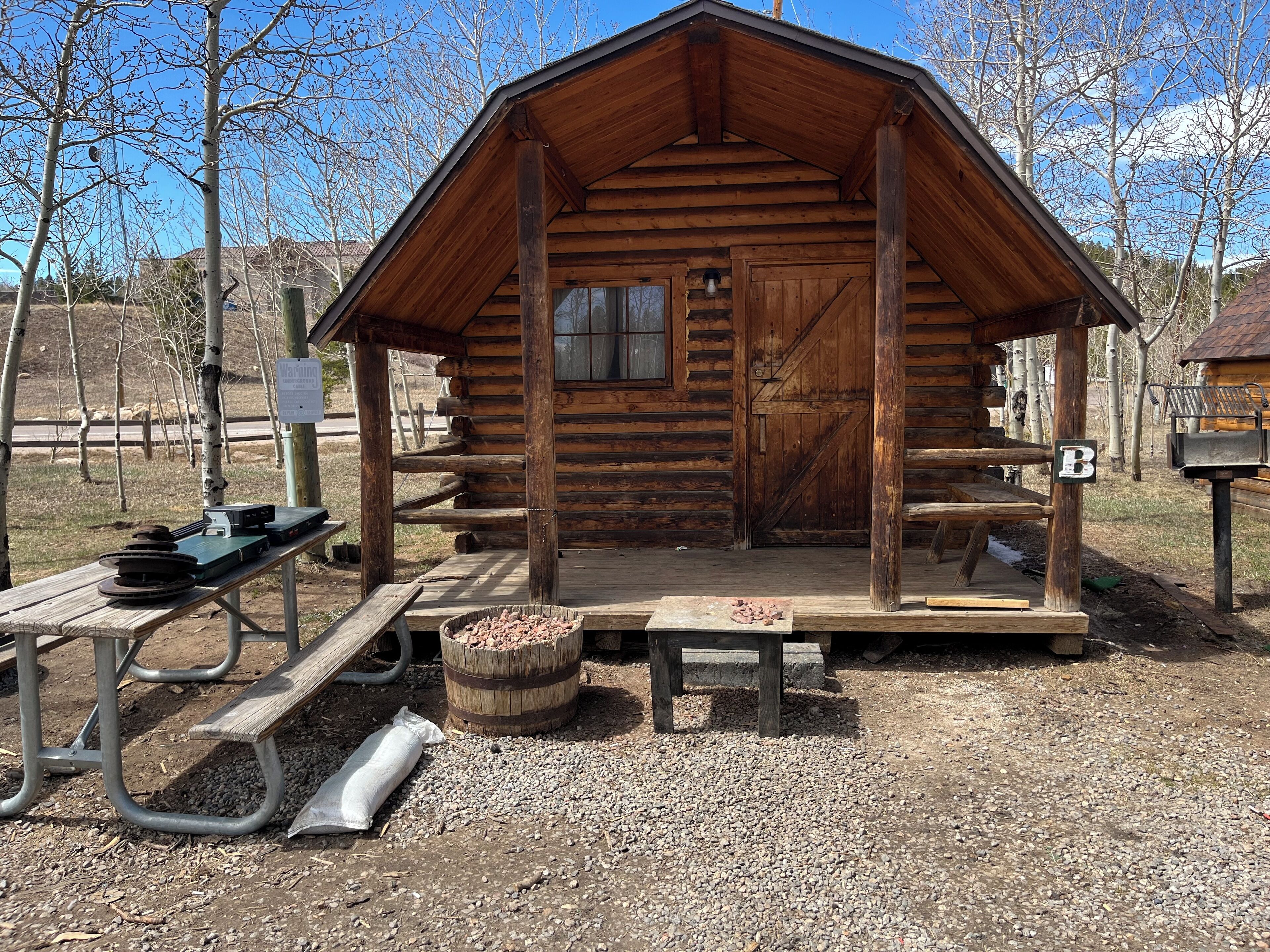 Standard-Ferienhütte, Blick auf den Innenhof | Speisen im Freien