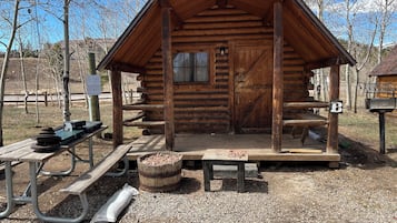 Standard Cabin, Courtyard View | Outdoor dining