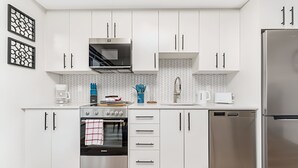 House | 1 bedroom, high-speed internet - Newly Built Modern Condo With Stunning City Views (Kitchener)