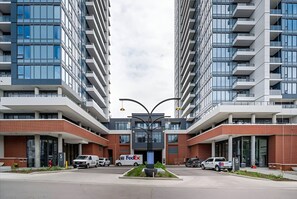 Apartment | 1 bedroom, Internet - Newly Built Modern Condo With Stunning City Views (Kitchener)