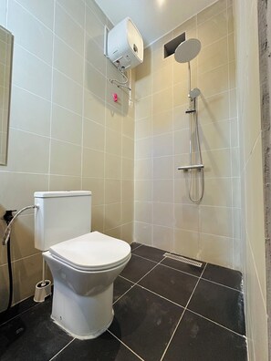 Shower, towels, soap - Modern, air-conditioned 2-room apartment - All the comforts of home in Dakar (Dakar)