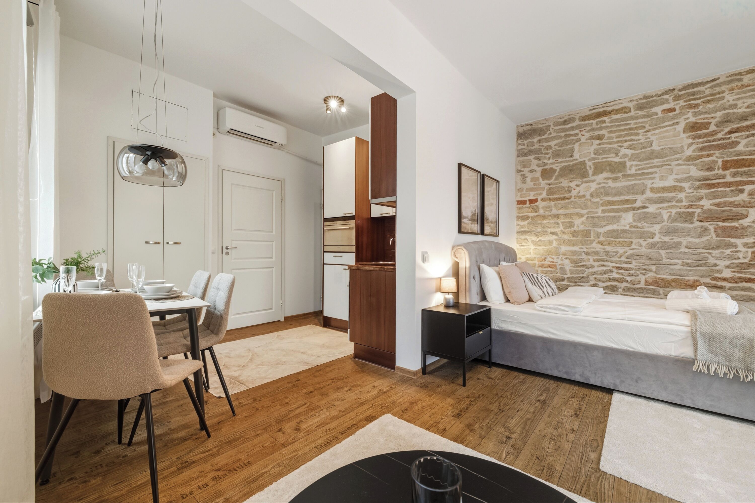 1 chambre, fer et planche à repasser, Wi-Fi, draps fournis