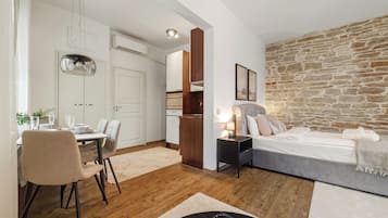 1 bedroom, iron/ironing board, WiFi, bed sheets