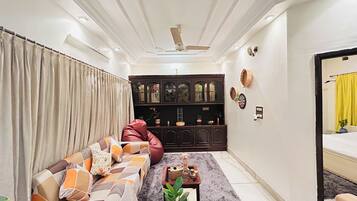 Fer et planche Ă repasser, Wi-Fi, draps fournis