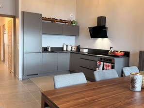 Fridge, oven, dishwasher, toaster - New apt 3 br 8 ppl near rink with balcony and parking (Arâches-la-Frasse)