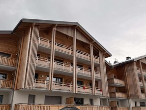 Exterior - New apt 3 br 8 ppl near rink with balcony and parking (Arâches-la-Frasse)