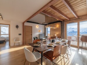 Dining - Spacious apartment for 8 people, mountain view, Wi-Fi, parking (Huez)