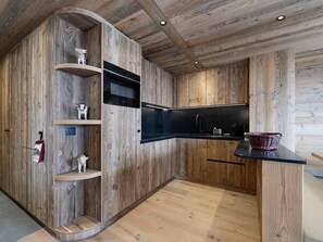 Fridge, microwave, dishwasher